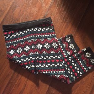 NWOT - Thick Winter Snowflake Leggings